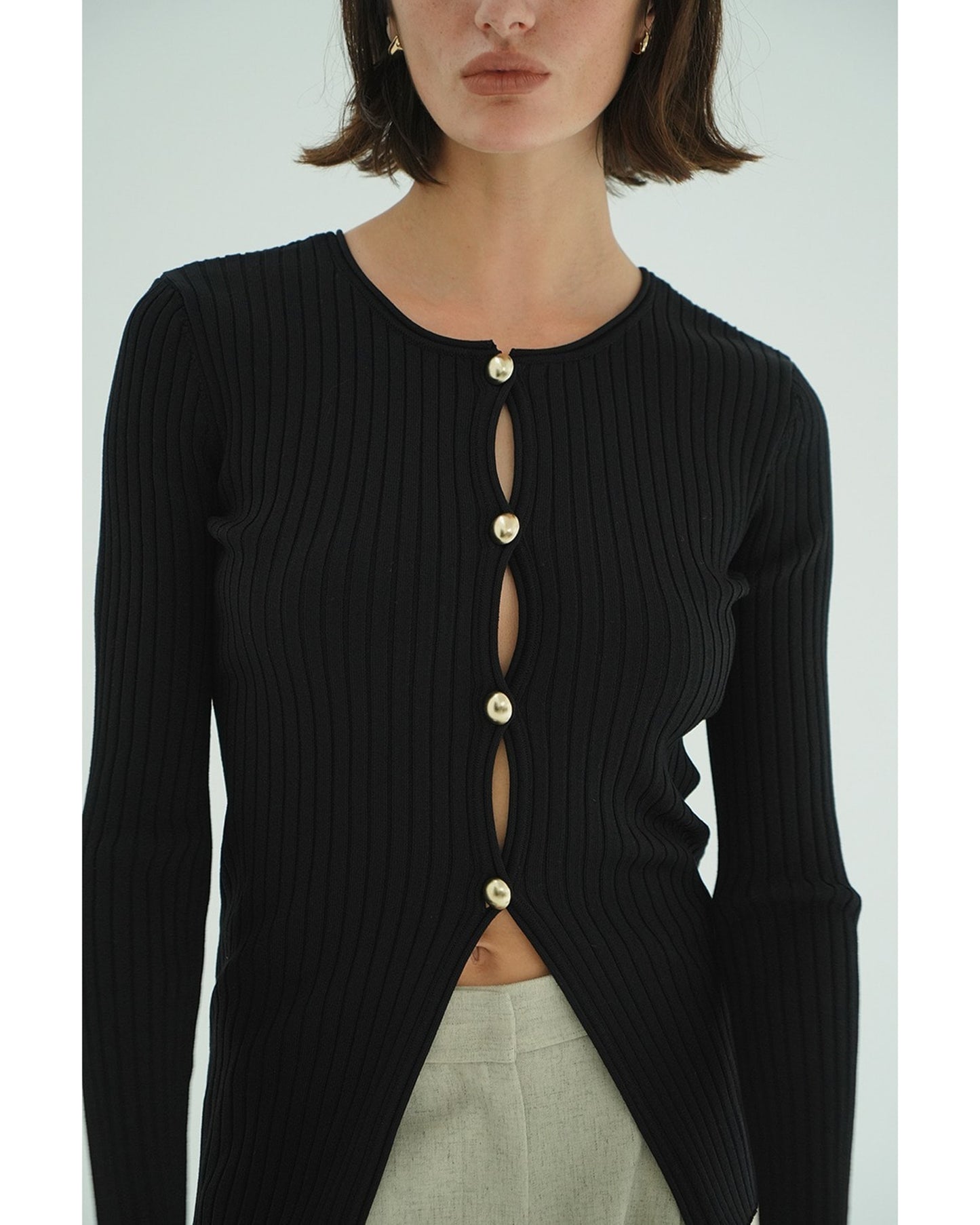 W FACE GOLD BUTTON KNIT TOPS