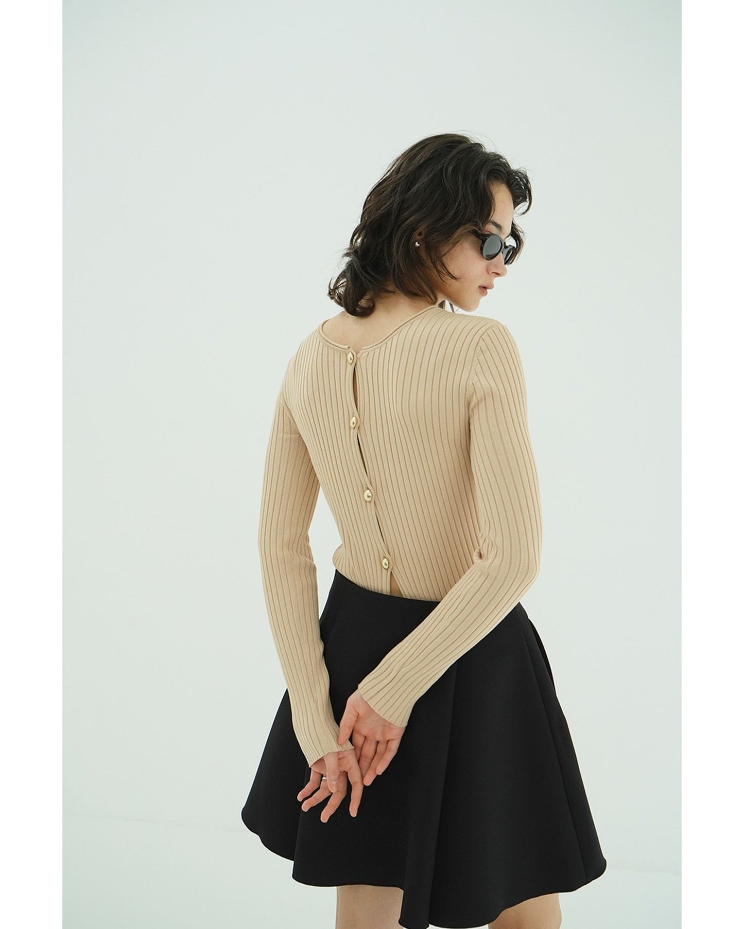 W FACE GOLD BUTTON KNIT TOPS