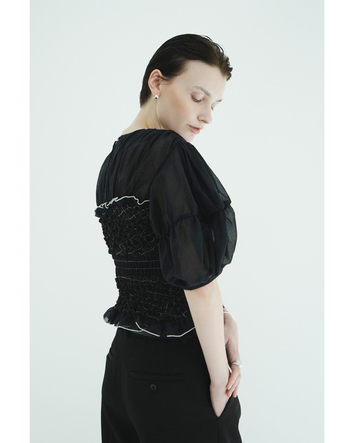 COLOR STITCHED SHIRRING TOPS