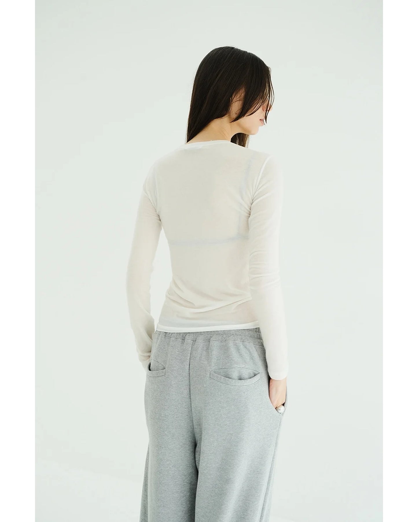 COMFORTABLE CREW NECK TOPS