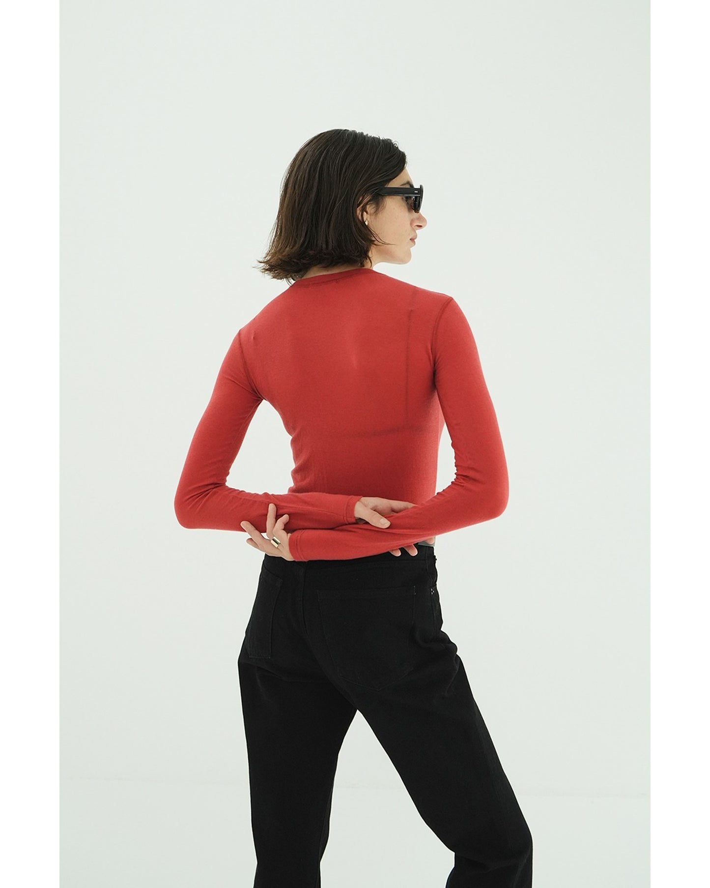 COMFORTABLE CREW NECK TOPS