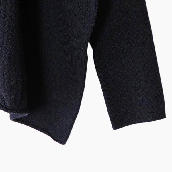 カシミヤVネックニット