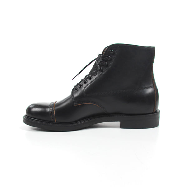 CAP TOE LACE UP BOOTS