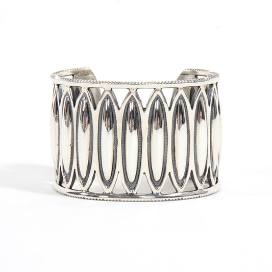 Long Oval w/ Field Wire Edge Cuff