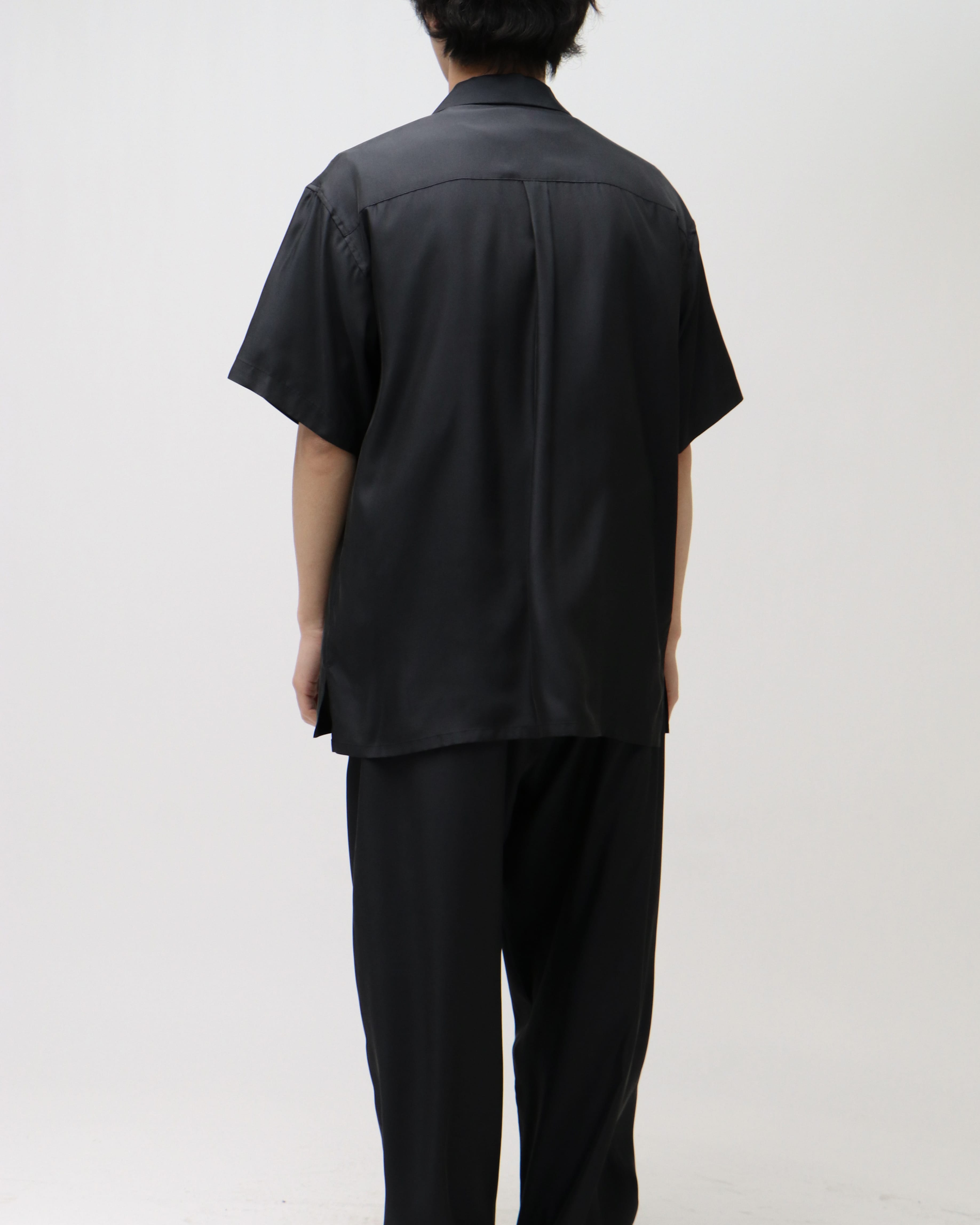 OVERSIZED CUPRO OPEN COLLAR SS SHIRT BLACK – TIME AFTER TIME