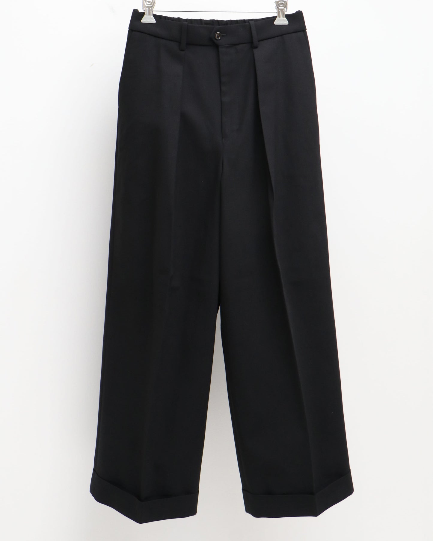 PLEATED WIDE TROUSERS BLACK