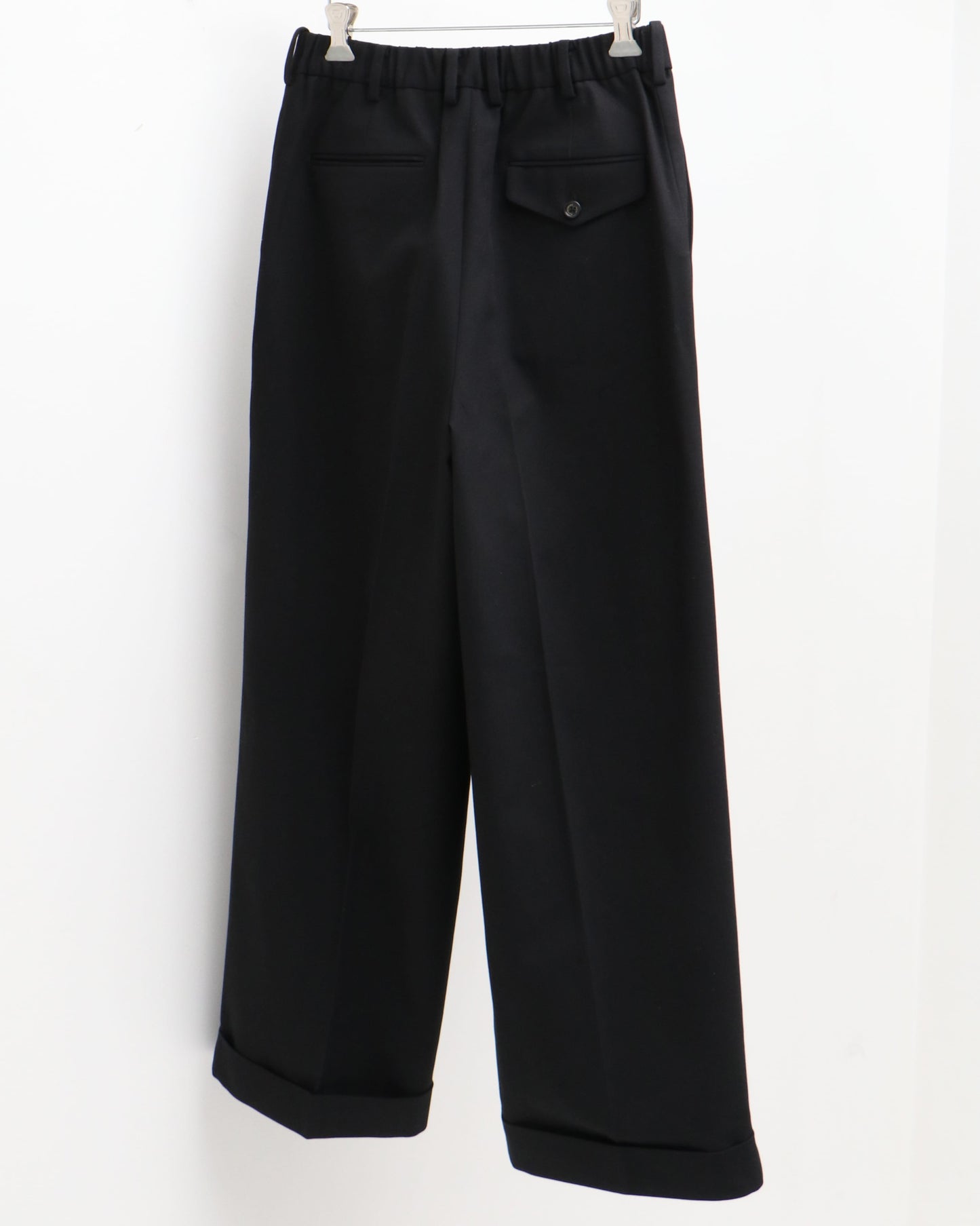 PLEATED WIDE TROUSERS BLACK